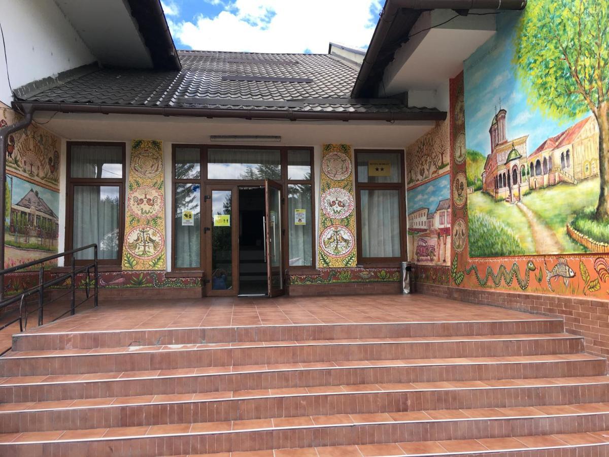 Hotel Horezu Εξωτερικό φωτογραφία