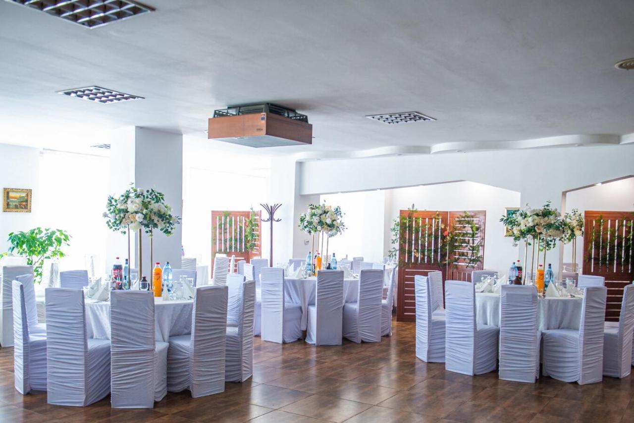 Hotel Horezu Εξωτερικό φωτογραφία